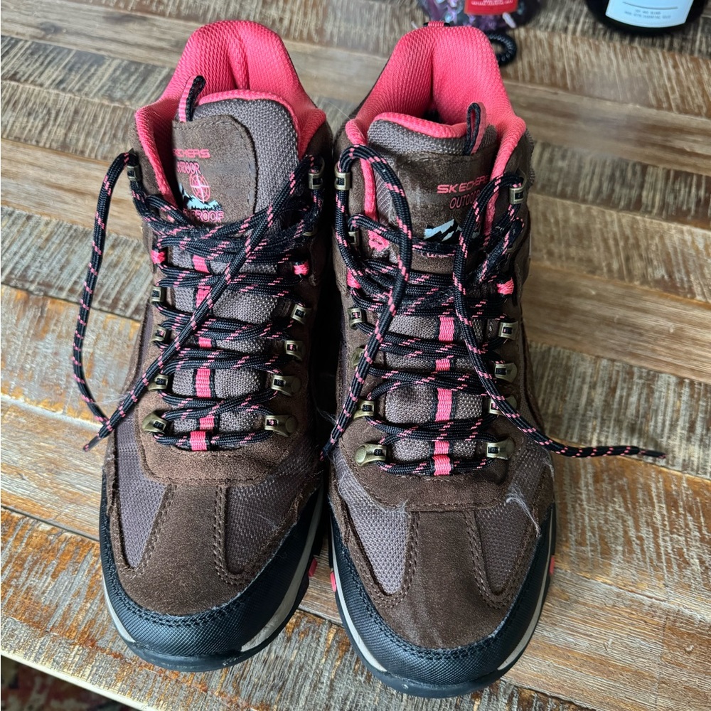 Skechers Women's Relaxed Fit Trego Alpine Trail Hiking Boot size 9